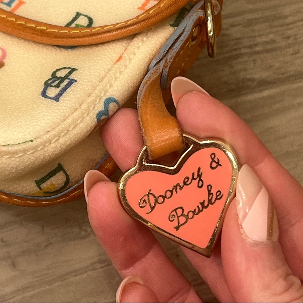 ❌ SOLD ❌ Classic Vintage Dooney & Bourke mini clutch purse - Picture 2 of 9